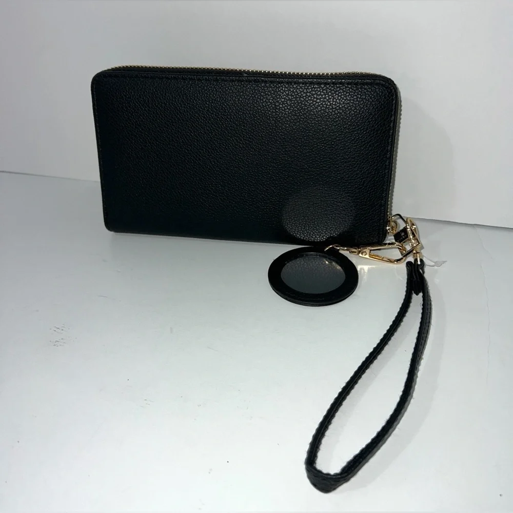 London Fog Black Felicity Pebble Zip Around Wristlet Wristlet with mirror‎